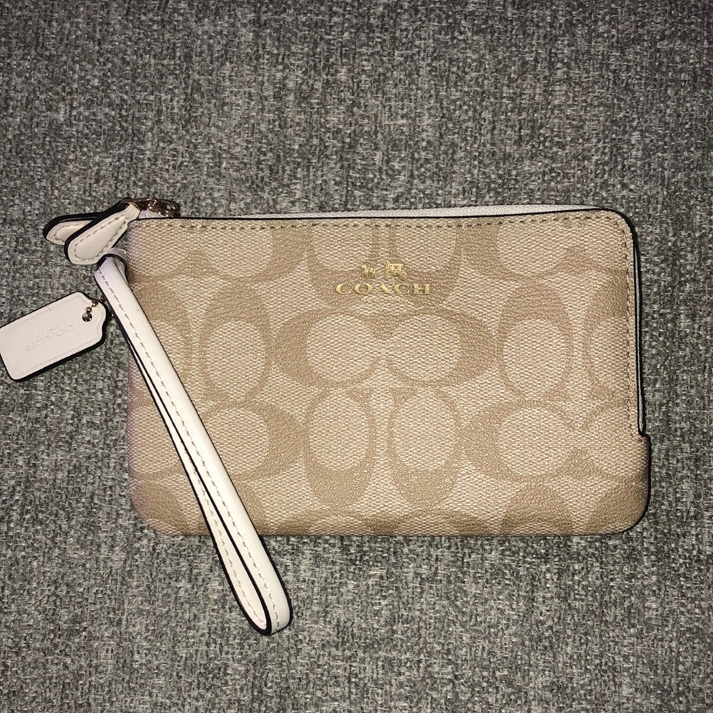 NWOT Coach Wristlet
